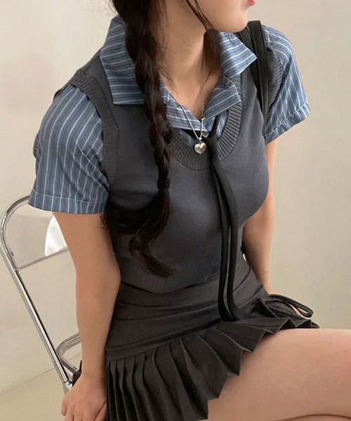 VIVID LADY(ビビッドレディー)の「ベストxシャツ レイヤード風 半袖トップス(Tシャツ/カットソー・レディース・ブラック/チャコールグレー/ベージュ・FREE)」の6枚目の写真