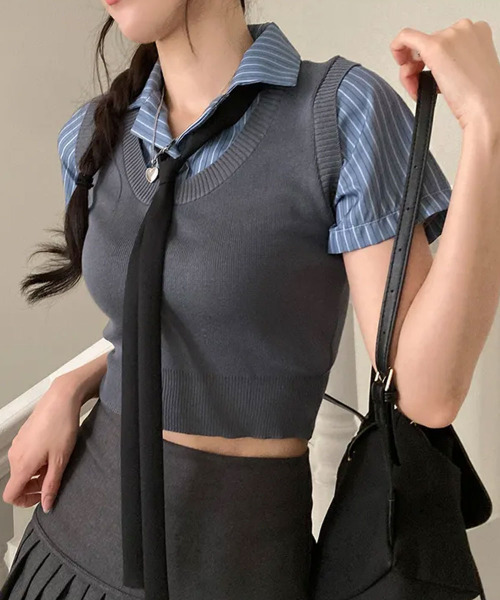 VIVID LADY(ビビッドレディー)の「ベストxシャツ レイヤード風 半袖トップス(Tシャツ/カットソー・レディース・ブラック/チャコールグレー/ベージュ・FREE)」の13枚目の写真
