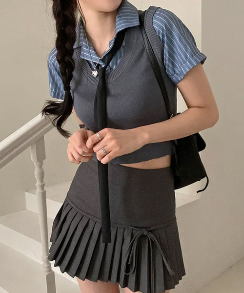 VIVID LADY(ビビッドレディー)の「ベストxシャツ レイヤード風 半袖トップス(Tシャツ/カットソー・レディース・ブラック/チャコールグレー/ベージュ・FREE)」の14枚目の写真