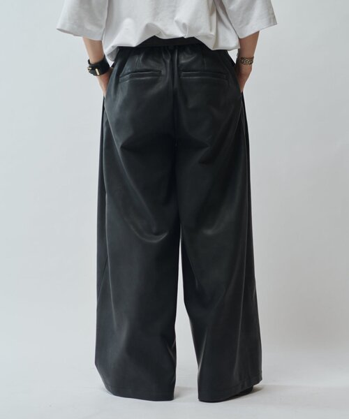 Lui's(ルイス)の「【SURJENT】 シンセティックレザーワイドストレートパンツ(その他パンツ・メンズ・ブラック/ブラウン・2/1)」の21枚目の写真