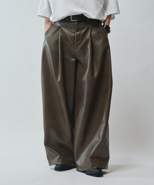 Lui's(ルイス)の「【SURJENT】 シンセティックレザーワイドストレートパンツ(その他パンツ・メンズ・ブラック/ブラウン・2/1)」の10枚目の写真