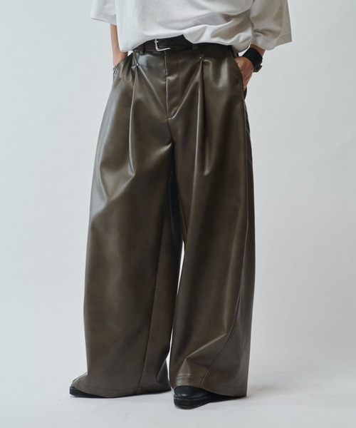 Lui's(ルイス)の「【SURJENT】 シンセティックレザーワイドストレートパンツ(その他パンツ・メンズ・ブラック/ブラウン・2/1)」の11枚目の写真