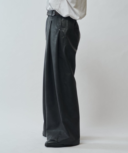 Lui's(ルイス)の「【SURJENT】 シンセティックレザーワイドストレートパンツ(その他パンツ・メンズ・ブラック/ブラウン・2/1)」の5枚目の写真