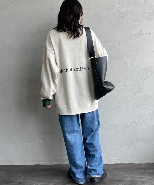 Manhattan Portage（マンハッタンポーテージ）の「[MANHATTAN PORTAGE] 別注 ポケット刺繍 リンガー クルーネックスウェット（スウェット・レディース・オートミール/ネイビー/ブラック・L/M/S/XL）」の7枚目の写真