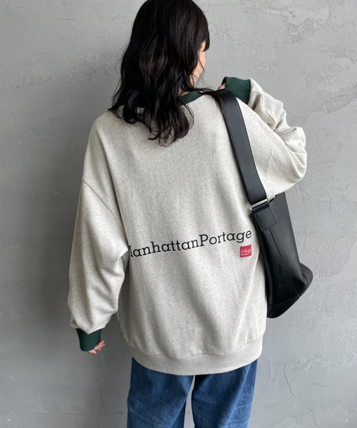 Manhattan Portage（マンハッタンポーテージ）の「[MANHATTAN PORTAGE] 別注 ポケット刺繍 リンガー クルーネックスウェット（スウェット・レディース・オートミール/ネイビー/ブラック・L/M/S/XL）」の14枚目の写真