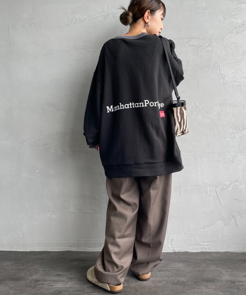 Manhattan Portage（マンハッタンポーテージ）の「[MANHATTAN PORTAGE] 別注 ポケット刺繍 リンガー クルーネックスウェット（スウェット・レディース・オートミール/ネイビー/ブラック・L/M/S/XL）」の4枚目の写真