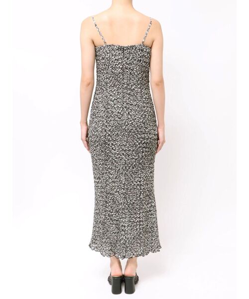 OUNNOUN（オウンノウン）の「【OUNNOUN】シュリンクシャーリングキャミワンピース（ワンピース・レディース・ブラック/ライム/ピンク・FREE）」の18枚目の写真