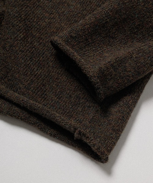 WILD LIFE TAILOR Adam et Rope'(ワイルドテーラーアダムエロペ )の「【WILD LIFE TAILOR】SHETLAND WOOL ROLL NECK KNIT(ニット/セーター・メンズ・カーキ/ブラック・L/M)」の6枚目の写真
