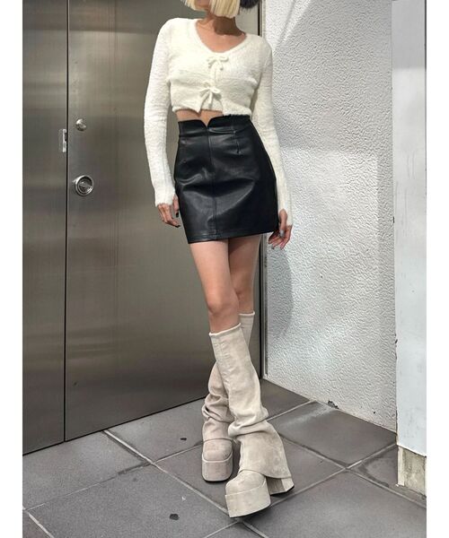 EMODA(エモダ)の「カーブウエストミニスカート(スカート・レディース・ブラウン/ブラック・SMALL/MEDIUM)」の5枚目の写真