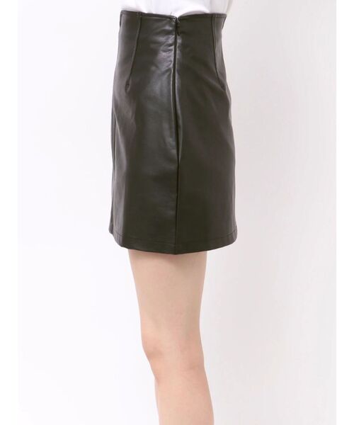 EMODA(エモダ)の「カーブウエストミニスカート(スカート・レディース・ブラウン/ブラック・SMALL/MEDIUM)」の14枚目の写真