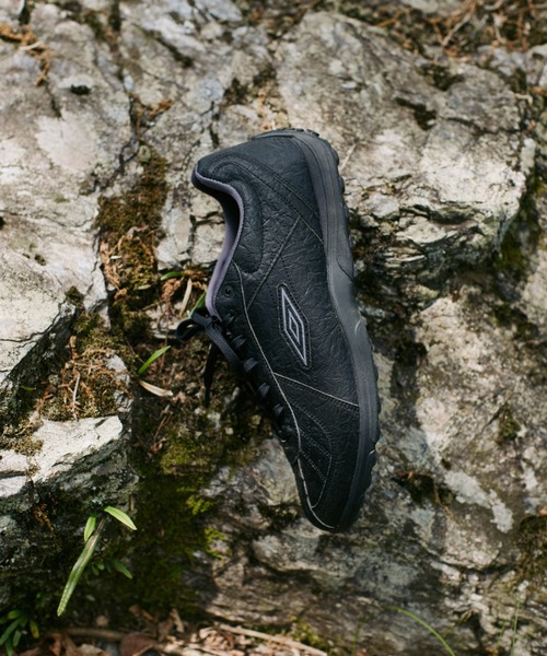 WHITE MOUNTAINEERING（ホワイトマウンテニアリング）の「White Mountaineering WM × UMBRO MOTOR A1 (WM2573816)（スニーカー・メンズ・ブラック・28/27/26）」の2枚目の写真