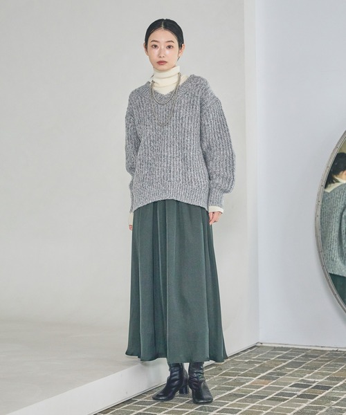 LAKOLE（ラコレ）の「3.5ゲージVネックニットプルオーバー / 577993（ニット/セーター・レディース・ブラウン/レッド/グレー/アイボリー・FREE）」の5枚目の写真