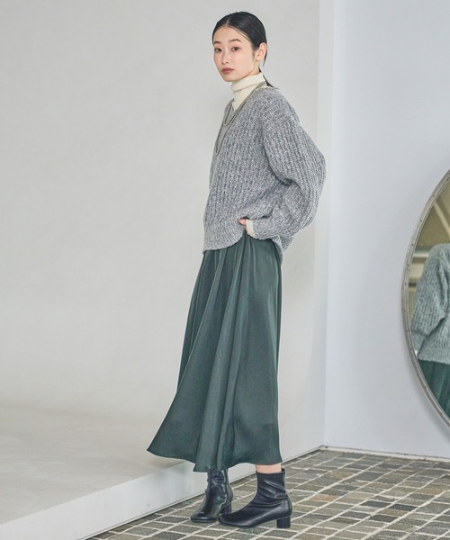 LAKOLE（ラコレ）の「3.5ゲージVネックニットプルオーバー / 577993（ニット/セーター・レディース・ブラウン/レッド/グレー/アイボリー・FREE）」の8枚目の写真