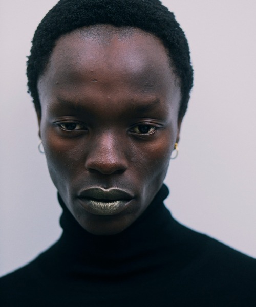 Juha(ユハ)の「PIERCE - FLAT - GOLD(ピアス(片耳用)・メンズ・ゴールド・FREE)」の3枚目の写真