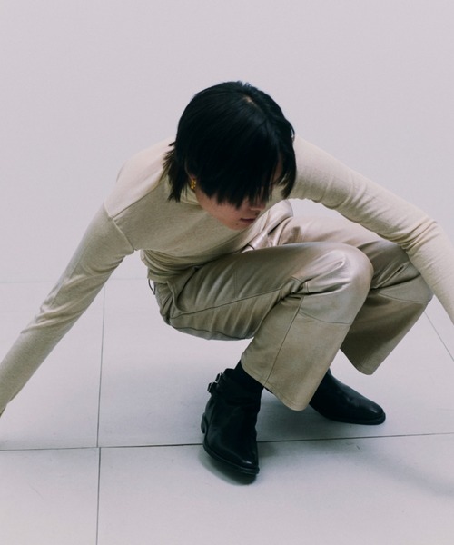 Juha(ユハ)の「PIERCE - FLAT - GOLD(ピアス(片耳用)・メンズ・ゴールド・FREE)」の4枚目の写真
