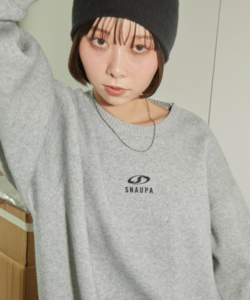 Snap club（スナップクラブ）の「【Snap club】シリコンロゴプリントスウェットライククルーネックニット（ニット/セーター・レディース・ダークブラウン/ライトグレー/スミクロ/オフホワイト・L/M）」の6枚目の写真