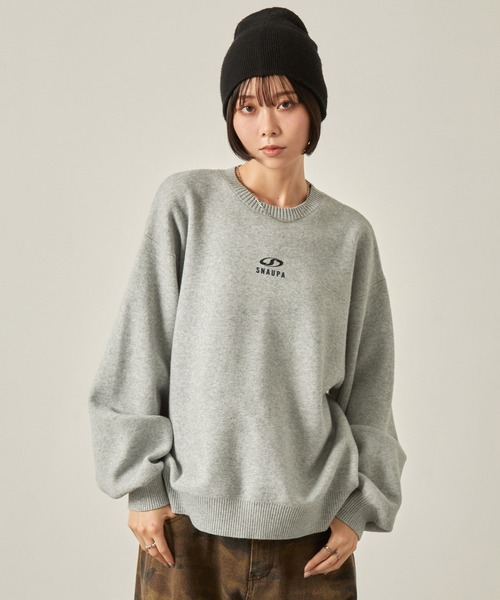 Snap club（スナップクラブ）の「【Snap club】シリコンロゴプリントスウェットライククルーネックニット（ニット/セーター・レディース・ダークブラウン/ライトグレー/スミクロ/オフホワイト・L/M）」の8枚目の写真