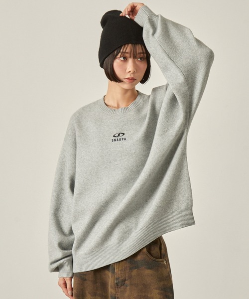 Snap club（スナップクラブ）の「【Snap club】シリコンロゴプリントスウェットライククルーネックニット（ニット/セーター・レディース・ダークブラウン/ライトグレー/スミクロ/オフホワイト・L/M）」の9枚目の写真