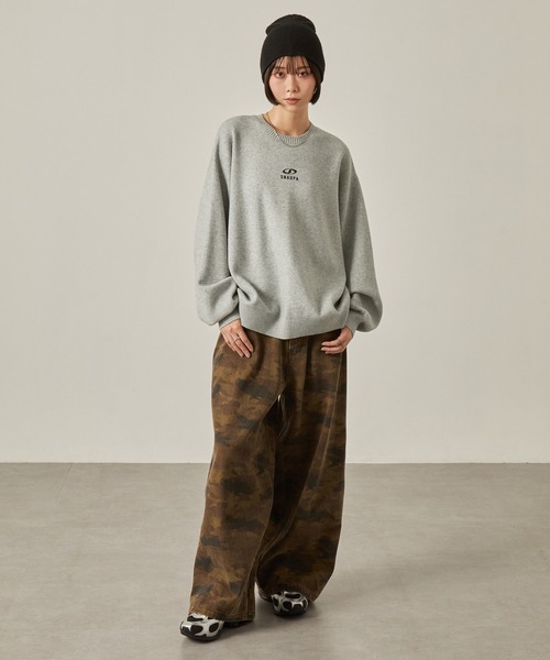 Snap club（スナップクラブ）の「【Snap club】シリコンロゴプリントスウェットライククルーネックニット（ニット/セーター・レディース・ダークブラウン/ライトグレー/スミクロ/オフホワイト・L/M）」の13枚目の写真