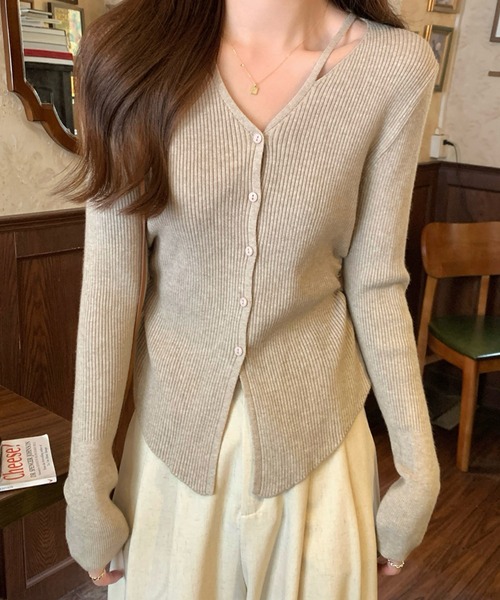 Lace Ladies(レースレディース)の「イレギュラーヘム Vネック リブ ニット カーディガン(カーディガン/ボレロ・レディース・アイボリー/グレイッシュベージュ/グレー・FREE)」の3枚目の写真