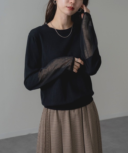 ANNA LUNA(アンナルナ)の「【ANNA LUNA】 袖シアー で 重ね着 も可愛く! 抜け感 をプラスする 万能 ニット(ニット/セーター・レディース・グレー/オフホワイト/ブラック/オレンジ・MEDIUM)」の2枚目の写真
