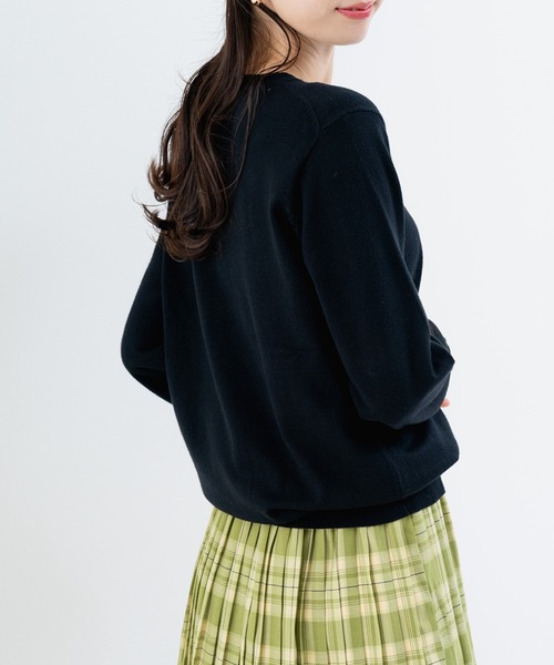 ANNA LUNA(アンナルナ)の「【ANNA LUNA】 袖シアー で 重ね着 も可愛く! 抜け感 をプラスする 万能 ニット(ニット/セーター・レディース・グレー/オフホワイト/ブラック/オレンジ・MEDIUM)」の8枚目の写真