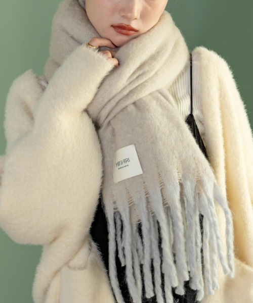 hinari(ヒナリ)の「MIXフリンジマフラー(マフラー・レディース・ピンク/グレー/クリーム/アイボリー・FREE)」の9枚目の写真
