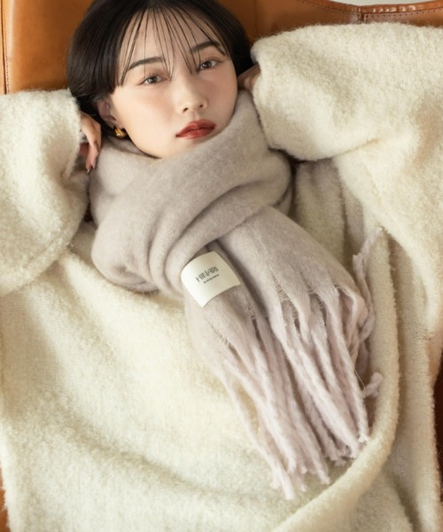 hinari(ヒナリ)の「MIXフリンジマフラー(マフラー・レディース・ピンク/グレー/クリーム/アイボリー・FREE)」の14枚目の写真