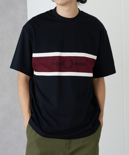 FRED PERRY(フレッドペリー)の「【FRED PERRY】EMBROIDERED PANEL T-SHIRT M2405(Tシャツ/カットソー・メンズ・オフホワイト/ブラック・S/XL/L/M)」の1枚目の写真