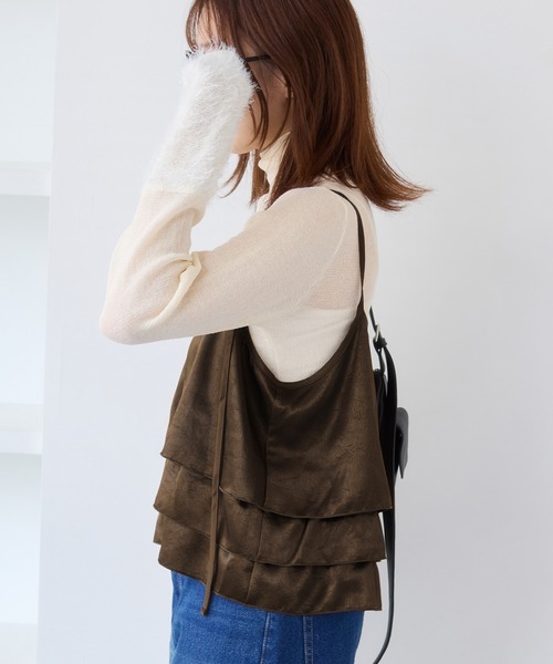 VIS（ビス）の「【WEB限定】サテンフリルビスチェ/2WAY（キャミソール・レディース・ブラック/ブラウン系その他/ベージュ系その他・FREE）」の4枚目の写真