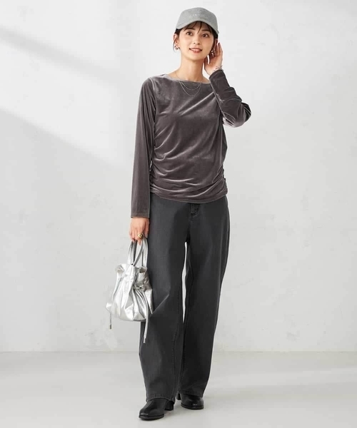 a.v.v(アーヴェヴェ)の「ギャザーベロアトップス(Tシャツ/カットソー・レディース・グレー・38)」の14枚目の写真