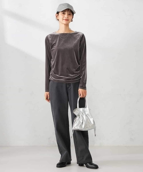 a.v.v(アーヴェヴェ)の「ギャザーベロアトップス(Tシャツ/カットソー・レディース・グレー・38)」の2枚目の写真