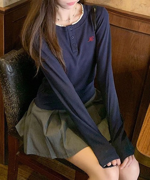 Nia（ニア）の「Nia(ニア)/ヘンリーネック　フリル　長袖カットソー（Tシャツ/カットソー・レディース・ネイビー/グレー・MEDIUM/SMALL）」の4枚目の写真