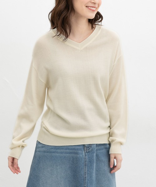 Honeys(ハニーズ)の「【ハニぽか・ダイナホット・ウォッシャブル】あったかVネックニット(ニット/セーター・レディース・ライトベージュ/ネイビー/レッド系その他/サックスブルー/ブラウン/ブラック/アイボリー/ライトグリーン・LL/S/M/L)」の2枚目の写真