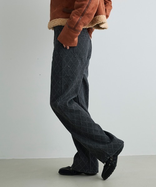 Mirette(ミレット)の「キルティングステッチワイドデニムパンツ Quilted Stitch Wide Denim Pants(デニムパンツ・レディース・ブルー/ブラック・SMALL/MEDIUM/LARGE)」の4枚目の写真