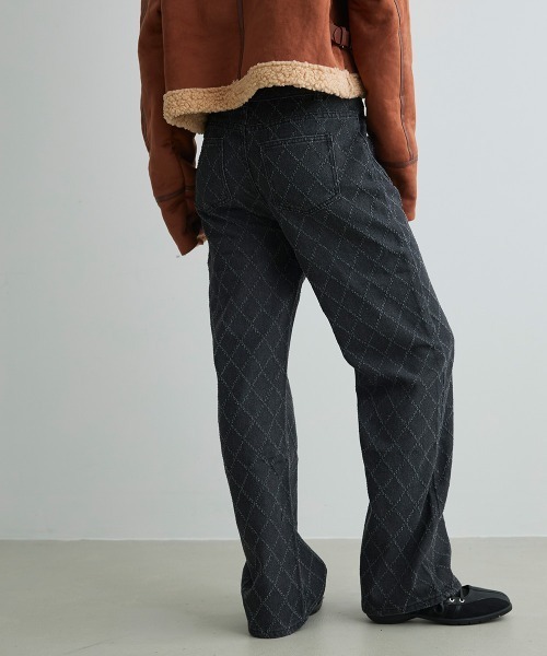 Mirette(ミレット)の「キルティングステッチワイドデニムパンツ Quilted Stitch Wide Denim Pants(デニムパンツ・レディース・ブルー/ブラック・SMALL/MEDIUM/LARGE)」の5枚目の写真