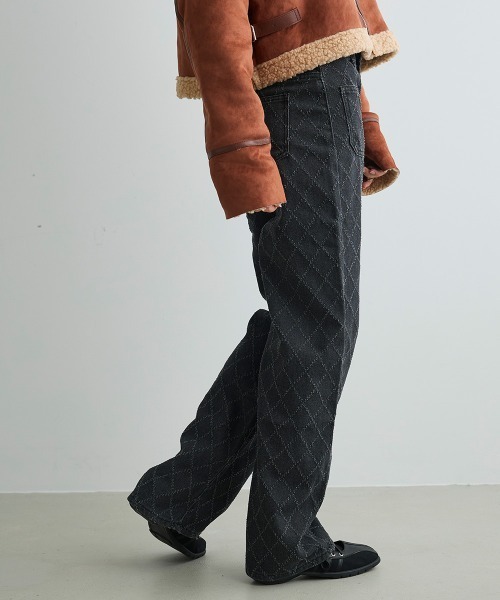 Mirette(ミレット)の「キルティングステッチワイドデニムパンツ Quilted Stitch Wide Denim Pants(デニムパンツ・レディース・ブルー/ブラック・SMALL/MEDIUM/LARGE)」の6枚目の写真