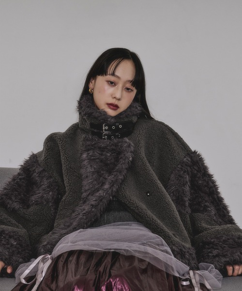 Ezick(エジック)の「docking faux fur coat ボアドッキングフォックスファーコート(ブルゾン・レディース・アイボリー/チャコール・FREE)」の10枚目の写真