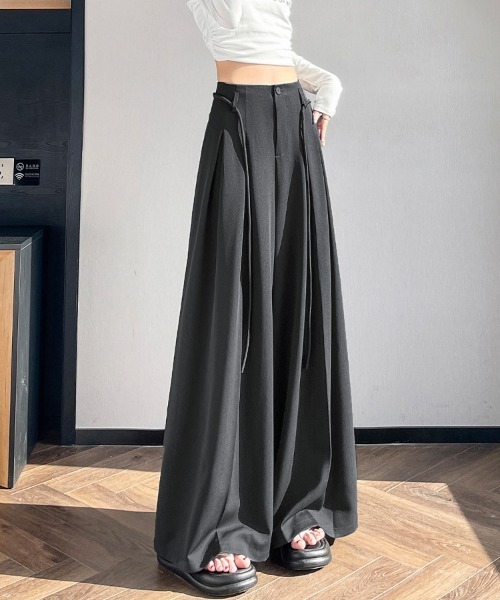 ReRe(リリ)の「プリーツ風ワイドパンツ(その他パンツ・レディース・ベージュ/グレー/ブラック・MEDIUM/LARGE/X-LARGE)」の8枚目の写真
