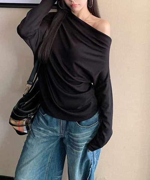 FREE STYLISTS(フリー スタイリスト)の「YUGA_YGMC Half-shoulder draped top(Tシャツ/カットソー・レディース・ライトグレー/オートミール/ブラック・FREE)」の5枚目の写真