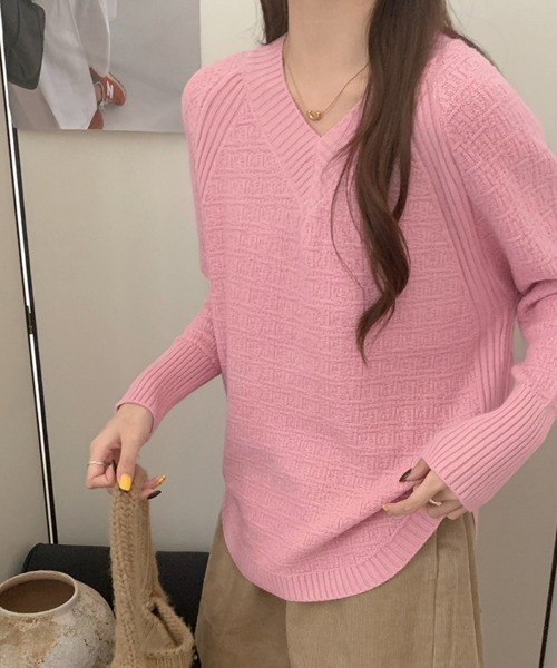 ONEP STAR(ワンピスター)の「Vネックリブニットトップス(ニット/セーター・レディース・ベージュ/ホワイト/ピンク/ブラック/グレー・FREE)」の19枚目の写真