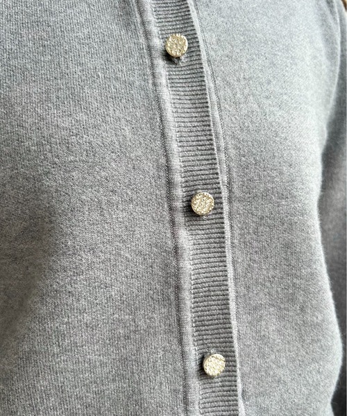 MISCH MASCH（ミッシュマッシュ）の「一部店舗限定 2025秋冬新作 3way衿×タイ付きビジュ釦カーディガン（カーディガン/ボレロ・レディース・グレー/ブラック/ベージュ・ﾌﾘ-）」の6枚目の写真