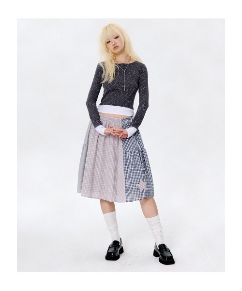 runningHIGH（ランニングハイ）の「A'GEM/9 × .kom 『runningHIGH/ランニングハイ』 STAR SLIM L/S TEE/スターデザイン スリムシルエット長袖Tシャツ（Tシャツ/カットソー・レディース・チャコールグレー/ライトグレー/ライトブルー・FREE）」の7枚目の写真