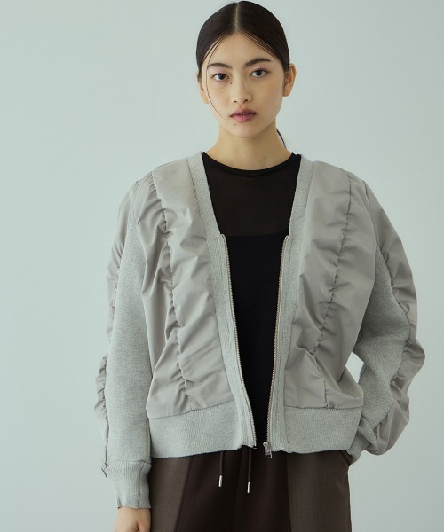 VICKY(ビッキー)の「ミラノリブギャザーZIPブルゾン(ブルゾン・レディース・ベージュ/ネイビー/ライトグレー・M)」の2枚目の写真