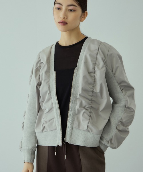 VICKY(ビッキー)の「ミラノリブギャザーZIPブルゾン(ブルゾン・レディース・ベージュ/ネイビー/ライトグレー・M)」の22枚目の写真