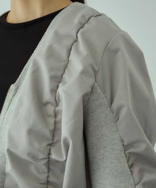 VICKY(ビッキー)の「ミラノリブギャザーZIPブルゾン(ブルゾン・レディース・ベージュ/ネイビー/ライトグレー・M)」の6枚目の写真