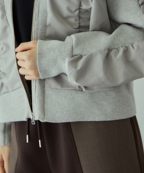 VICKY(ビッキー)の「ミラノリブギャザーZIPブルゾン(ブルゾン・レディース・ベージュ/ネイビー/ライトグレー・M)」の4枚目の写真