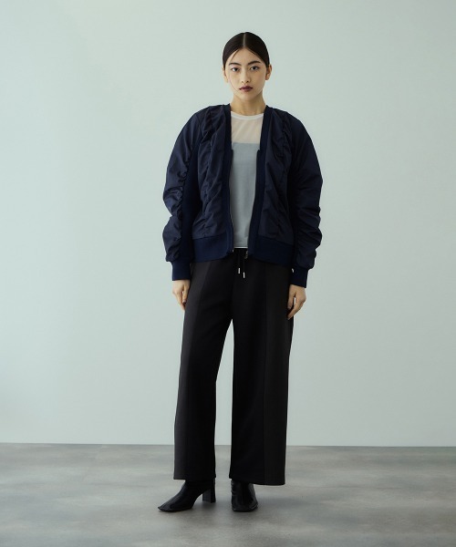 VICKY(ビッキー)の「ミラノリブギャザーZIPブルゾン(ブルゾン・レディース・ベージュ/ネイビー/ライトグレー・M)」の13枚目の写真