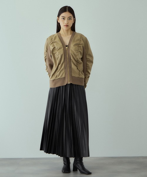 VICKY(ビッキー)の「ミラノリブギャザーZIPブルゾン(ブルゾン・レディース・ベージュ/ネイビー/ライトグレー・M)」の9枚目の写真