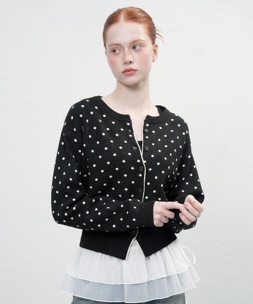 GENERAL IDEA（ジェネラルアイデア）の「semi loose fit dot cardigan セミルーズドットカーディガン（カーディガン/ボレロ・レディース・オリーブ/ブラック/チャコール・L/M/S）」の2枚目の写真